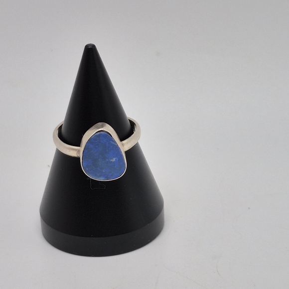 Vintage Jewelry - GORGEOUS Sterling Silver Ring. Color Is AMAZING!  SIZE 8
